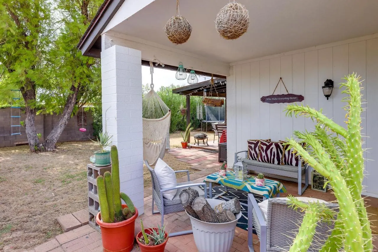 Pet-Friendly Phoenix Oasis With 3 Covered Patios! 0*,  Ηνωμένες Πολιτείες της Αμερικής