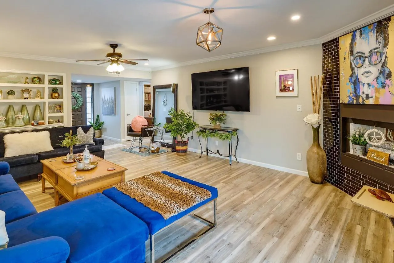 Pet-Friendly Phoenix Oasis With 3 Covered Patios!