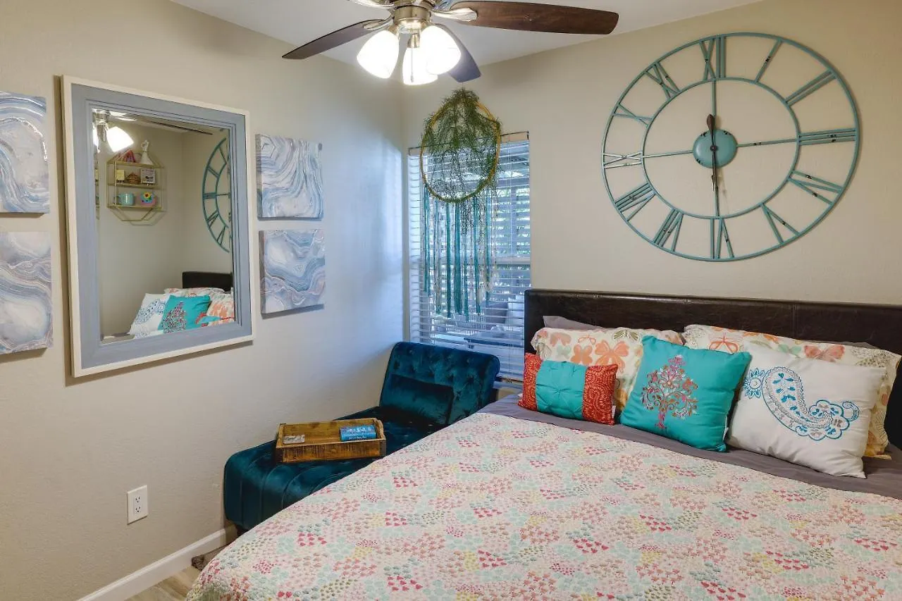 Pet-Friendly Phoenix Oasis With 3 Covered Patios! 0*,